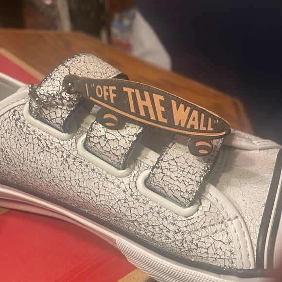 Vans prison, issue, white and black three strap off the wall shoes, M 4.5, W 6. - Picture 8 of 9